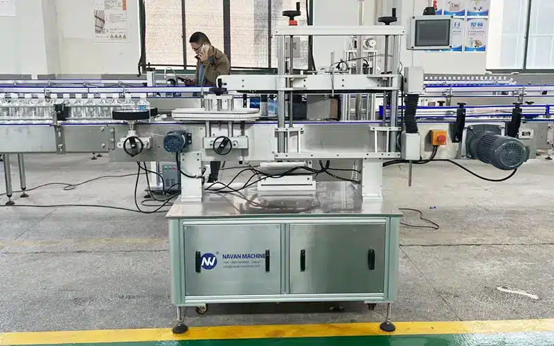 Adhesive Labeling Machine-detail