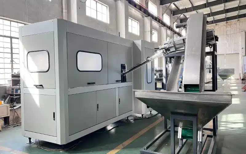 automatic PET bottle blowing machine used in water filling line-navan machine