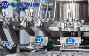 Carbonated beverage filling machine